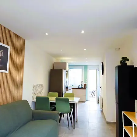 Le Phare De - Centre Et à Pied