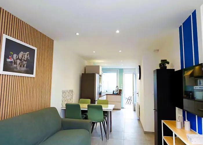 Le Phare De - Centre Et à Pied